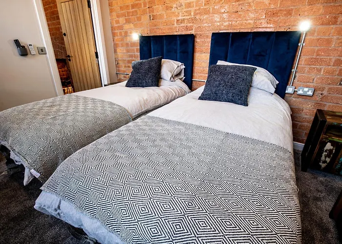 Djh Homes - Luxurious And Chic 3Br Grade II Industrial House With Log Burner And Electric Blinds - Jq, Birmingham City
