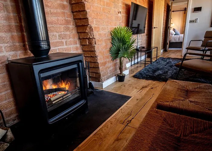 Djh Homes - Luxurious And Chic 3Br Grade II Industrial House With Log Burner And Electric Blinds - Jq, Birmingham City