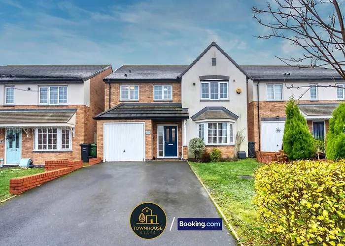 4-Br House By Townhouse Stays Short Lets & Serviced Accommodation In Birmingham With Free Parking, Garden & Wifi