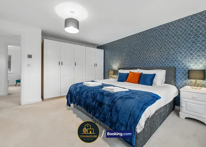 4-Br House By Townhouse Stays Short Lets & Serviced Accommodation In Birmingham With Free Parking, Garden & Wifi
