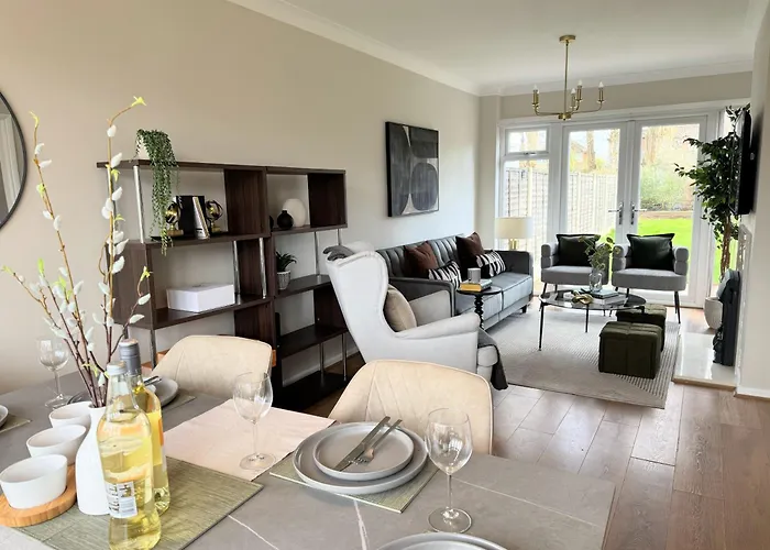 Spacious House For 7 - Ideal For Solihull Nec - Work And Family Groups